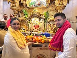 Parineeti Chopra And Raghav Chadha seeks blessings at Siddhivinayak Temple In Mumbai