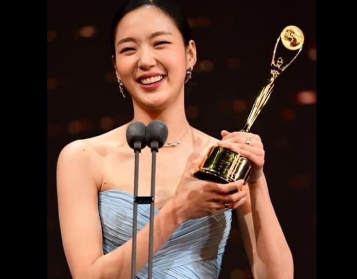 South Korean actress Kim Go-eun Won Baeksang Arts Awards for Exhuma